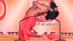 क्या है अर्ध चंद्रासन करने की सही विधि? | योग यात्रा | Baba Ramdev