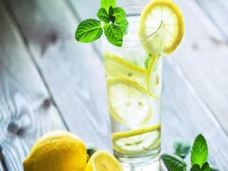 Weight Loss : लिंबू पाणी वजन कमी करण्यासाठी फायदेशीर ठरतं?