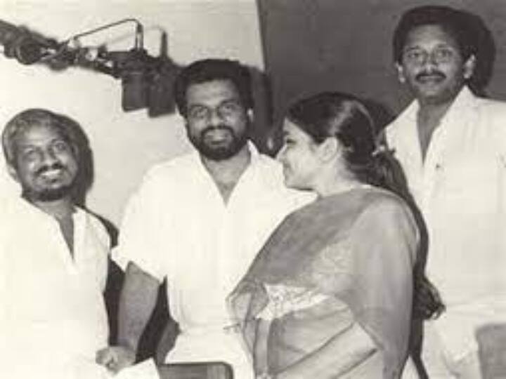 இளையராஜா இசையில் சிந்துபைரவி படத்தில் பாடியதற்காக தேசிய விருதை பாடகி சித்ரா பெற்றார்.