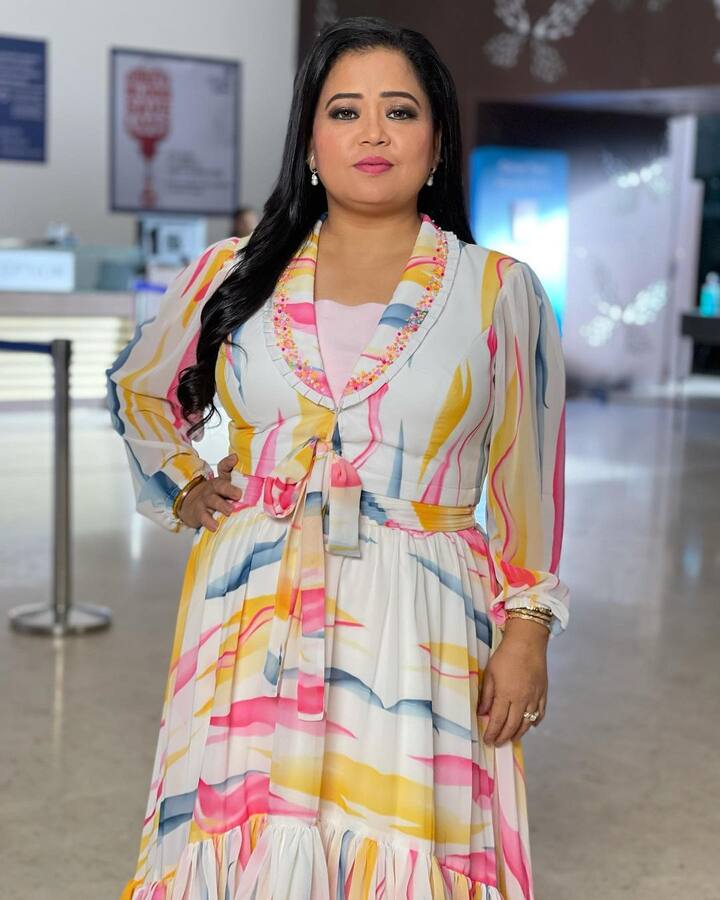भारती इस ड्रेस में काफी खूबसूरत दिखाई दे रही है. उन्होंने कई पोज़ देते हुए फोटो शेयर की हैं. उनकी इस पोस्ट को अब तक 1.76 लाख लोग लाइक कर चुके हैं, हजारों लोग कमेंट कर चुके हैं.