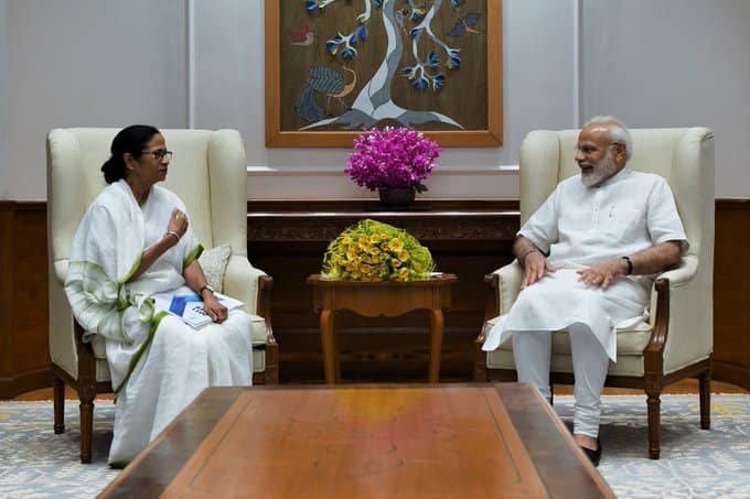 West Bengal CM Mamata Banerjee meets PM Modi Delhi Visit at Residence DIDI MEETS MODI : మోదీతో దీదీ భేటీ..! కానీ ...