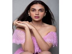 Actress Aditi Rao Hydari pics | ஒவ்வொரு பற்களிலும் சிரித்தேன்.. - அதிதி ராவ் ஹைதாரி போட்டோஷூட்