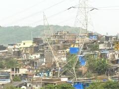 नवी मुंबईतील डोंगराच्या पायथ्याशी 50-60 हजार घरांवर दरडीचं संकट, जीव मुठीत घेऊन राहतायेत नागरिक