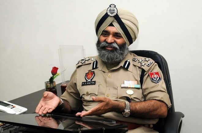 ਸਾਬਕਾ ਡੀਆਈਜੀ ਵੱਲੋਂ ਬੇਅਦਬੀ ਮਾਮਲੇ 'ਚ ਅਹਿਮ ਖੁਲਾਸੇ Former DIG RS Khatra addressed a meeting of Sikh bodies on Akal Takht’s invitation ਸਾਬਕਾ ਡੀਆਈਜੀ ਵੱਲੋਂ ਬੇਅਦਬੀ ਮਾਮਲੇ 'ਚ ਅਹਿਮ ਖੁਲਾਸੇ