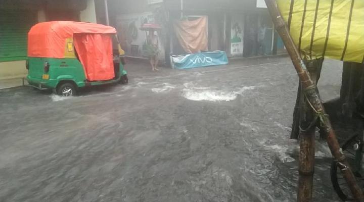 রিষড়া, শ্রীরামপুর, উত্তরপাড়ার একাংশ চলে যায় জলের তলায়।