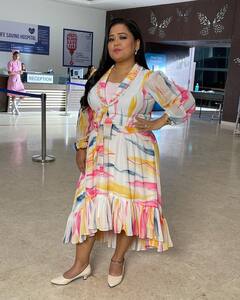 Bharti Singh: कॉमेडियन भारती सिंह ने दिया कलरफुल लाइफ का संदेश, कहा- जिंदगी बेरंग करने वालों से दूर रहें