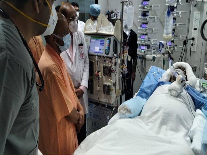 CM Yogi Adityanath visit hospital to see former CM Kalyan singh यूपी के पूर्व सीएम कल्‍याण सिंह की स्थिति नाजुक, मुख्यमंत्री योगी ने स्वास्थ्य की जानकारी ली