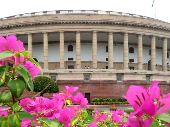 ongoing parliament monsoon session Disruptions continues ANN संसद में सरकार और विपक्ष के बीच गतिरोध जारी, आज भी हंगामे की भेंट चढ़ा मानसून सत्र