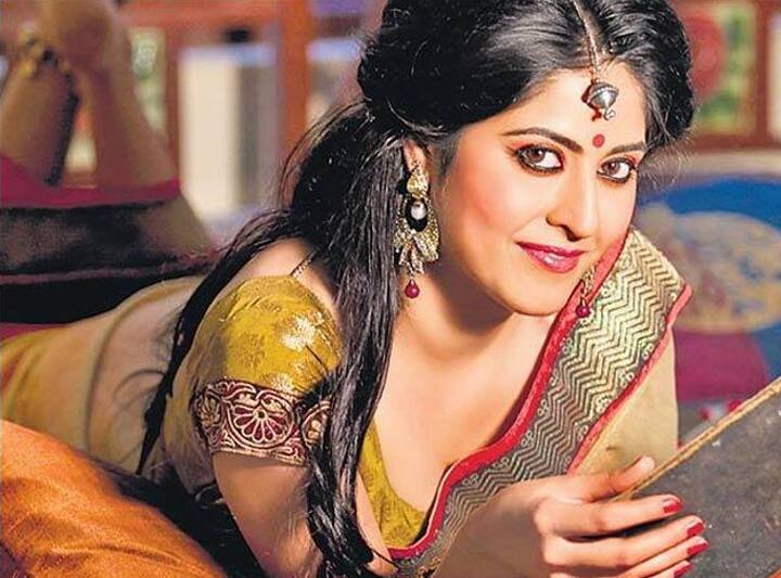 टेलीविजन के सबसे पॉपुलर शो में से एक तारक मेहता का उल्टा चश्मा (Tarak Mehta Ka Ooltah Chashmah )को 13 साल पूरे हो चुके हैं. यह शो 2008 में शुरू हुआ था और तब से दर्शकों का मनोरंजन करता आ रहा है. इस शो में कई कलाकार आए और गए. आज जानते हैं कि वो कहां हैं. अब मोनिका भदौरिया को ही ले लीजिए