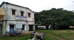 ২০ বছর আগে শেষ মেরামতি, বেহাল রাস্তায় গাছের চারা পুঁতে বিক্ষোভ গ্রামবাসীদের