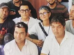 Laal Singh Chaddha की शूटिंग के सिलसिले में कश्मीर पहुंचे Aamir Khan-Kiran Rao, खुशी-खुशी दिए पोज़