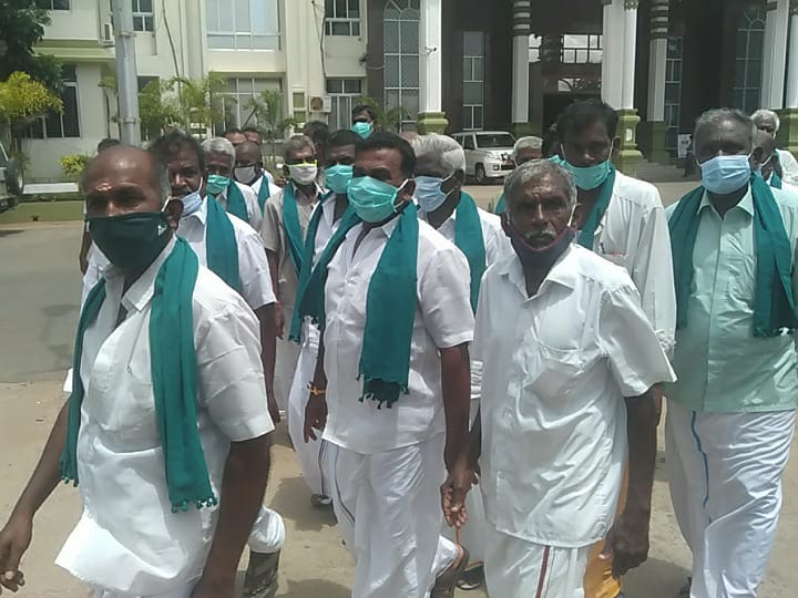 கரூர்: ''ஒருநாள் டைம் கொடுங்க.. எல்லாம் சரியாகும்'' - விவசாயிகளிடம் உறுதி அளித்த மாவட்ட ஆட்சியர்