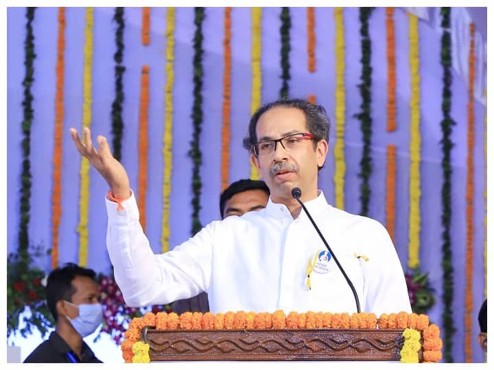 राज्यात पुन्हा लॉकडाऊन लावावा लागू नये, यासाठी खबरदारी घ्या, स्वातंत्र्यदिनी मुख्यमंत्री ठाकरेंचं आवाहन independence day 2021 CM Uddhav Thackeray Addressing Cm Thackeray speech Maharashtra राज्यात पुन्हा लॉकडाऊन लावावा लागू नये, यासाठी खबरदारी घ्या, स्वातंत्र्यदिनी मुख्यमंत्री ठाकरेंचं आवाहन