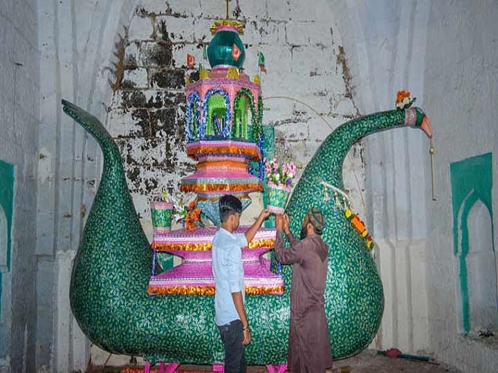Tamil Nadu Thanjavur District Hindus & Muslims Fast 10 Days For Muharram 300-Year-Old Ritual In This Tamil Nadu Village, Hindus & Muslims Fast In Wake Of Muharram; It's 300-Year-Old Ritual
