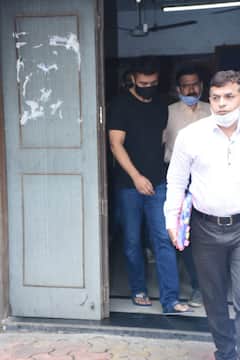 Raj Kundra Sent To Judicial Custody Till August 10; Snapped Outside Byculla Jail