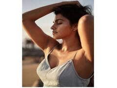 Actress Sai Dhanshika pics | ஆசையே வா வா   - சாய் தன்ஷிகா போட்டோஷூட்