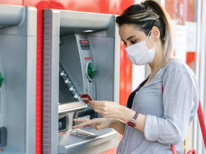 New ATM Transaction Rules: Shock to pocket from August 1! Withdrawing cash from ATMs will be expensive, learn new rules New ATM Transaction Rules: ਪਹਿਲੀ ਅਗਸਤ ਤੋਂ ਜੇਬ ਨੂੰ ਝਟਕਾ! ATM ਤੋਂ ਕੈਸ਼ ਕਢਵਾਉਣਾ ਹੋਵੇਗਾ ਮਹਿੰਗਾ, ਜਾਣੋ ਨਵੇਂ ਨਿਯਮ