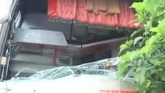 UP: बाराबंकी में सड़क किनारे खड़ी बस को ट्रक ने मारी टक्कर, 20 लोगों की मौत, 25 से ज्यादा घायल