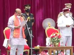 Live Updates: येदियुरप्पा की मौजूदगी में बसवराज बोम्मई ने ली मुख्यमंत्री पद की शपथ, कर्नाटक के 23वें सीएम बने