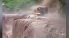 फटते बादल, टूटते पहाड़.. क्या इंसान की गलतियों की वजह से बढ़ रहीं प्राकृतिक आपदाएं? | इंडिया चाहता है | 28 July 2021