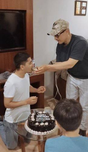 In the photos, Aamir was seen feeding the birthday boy a piece of cake. [pic credit: Instagram/ Tapendra Rawal]