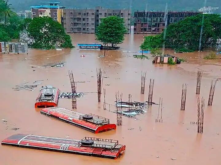 Maharashtra Flood raises state concerns Additional burden on the state coffers Maharashtra Flood : पुरानं राज्याची चिंता आणखी वाढवली; तिजोरीवर पडणार अतिरिक्त भार