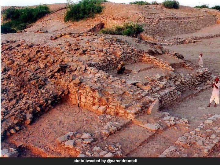 UNESCO declares Harappan city of Dholavira in Gujarat as World Heritage Site World Heritage Site : हडप्पाकालीन 'ढोलविरा'चा जागतिक वारसा स्थळांच्या यादीत समावेश, युनेस्कोची घोषणा