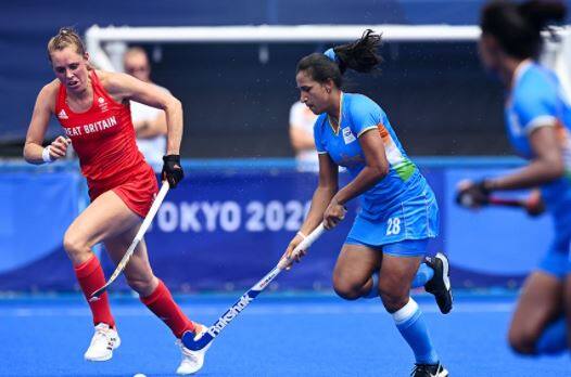 Tokyo Olympics 2020 live Indian women's hockey team loses for third time in a row at Olympics,  Great Britain won 4-1 Tokyo Olympics 2020 : सलग तिसऱ्यांदा भारतीय महिला हॉकी संघाचा पराभव, ग्रेट ब्रिटनकडून 4-1 नं मात