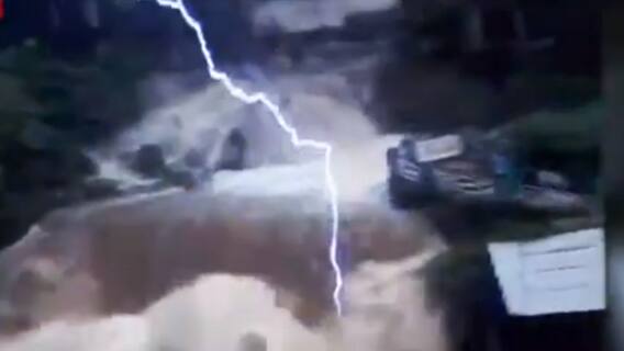 Deadly floods & destruction in North India | Bharat Ki Baat (28 July 2021)