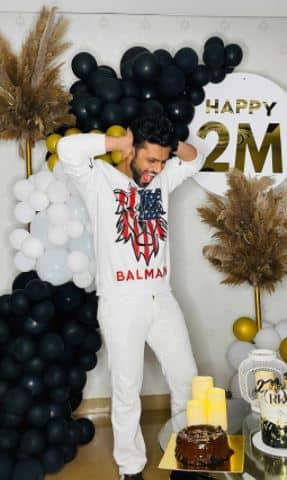 The Bigg Boss 14 runner-up celebrated the joyful moment with a beautiful decoration and a cake, he crooned a song especially to thank his fans for all their love and support. [pic credit: Instagram/Rahul Vaidya]