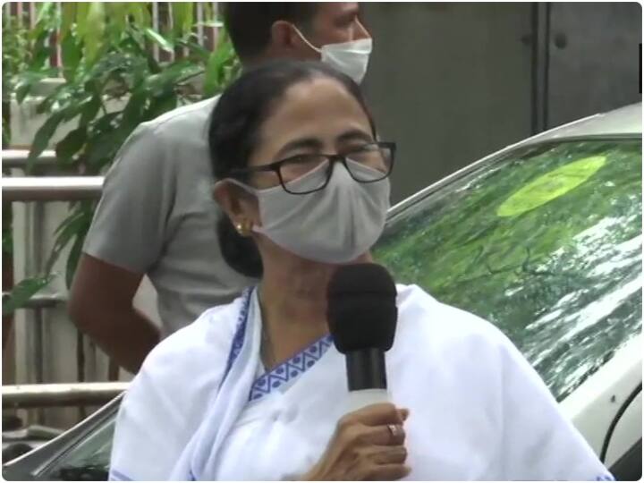 Mamata Banerjee said Delhi visit successful, criticizes center again on fuel price hike issue Mamata Banerjee: ‘সফল সফর, দেশের উন্নতি চাই, মানুষের উন্নয়ন চাই’, দিল্লি ছাড়ার আগে বললেন মমতা