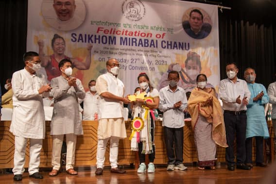 Tokyo Olympics: చానుకు ఘన స్వాగతం... సత్కరించిన మణిపూర్ ప్రభుత్వం