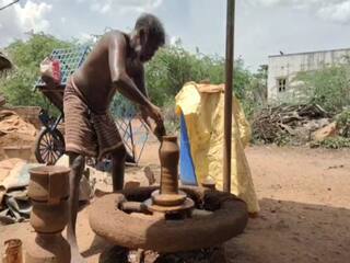 ஊரடங்கு முடிந்தாலும் கஷ்டம் முடியவில்லை; கண்கலங்கும் மண்பாண்ட தொழிலாளர்கள் !