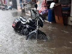 शामली: मूसलाधार बारिश के बाद कई घरों में घुसा पानी, यमुना किनारे बसे गांवों में बाढ़ का खतरा