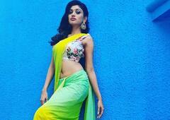 Actor Oviya Pics : 'காவியமா நெஞ்சின் ஓவியமா' - ஓவியா க்ளிக்ஸ்