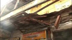 Kolkata: বড়বাজারে ভেঙে পড়ল পুরনো বাড়ির একাংশ, আটকে পড়া ৬ জনকে উদ্ধার দমকলের