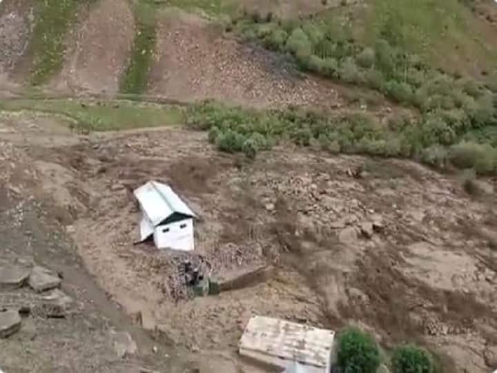 करगिल में अचानक आई बाढ़ ने मचाई तबाही, श्रीनगर समेत पूरे जम्मू कश्मीर में अगले 2-3 दिन भारी बारिश की चेतावनी