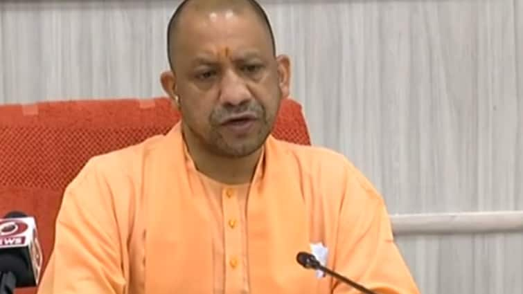 Know importance of UP CM Yogi address at meeting of BJP MP in Delhi ANN दिल्ली में बीजेपी सांसदों की बैठक में यूपी के मुख्यमंत्री योगी के संबोधन के क्या है मायने