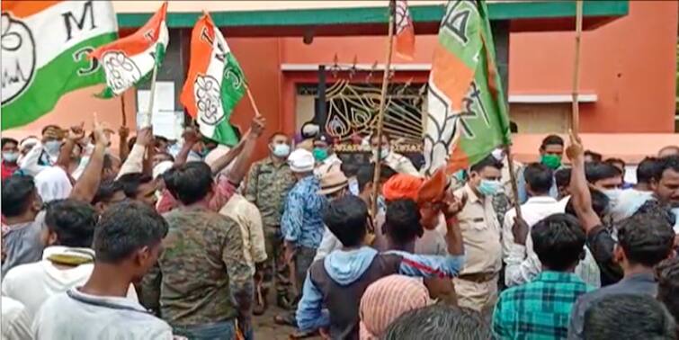Purulia Raghunathpur Shaka Gram Panchayat TMC protests in over allegations of corruption Purulia Tmc Chaos: পুরুলিয়া রঘুনাথপুরে দুর্নীতির অভিযোগ তুলে তৃণমূলের বিক্ষোভ কর্মসূচি
