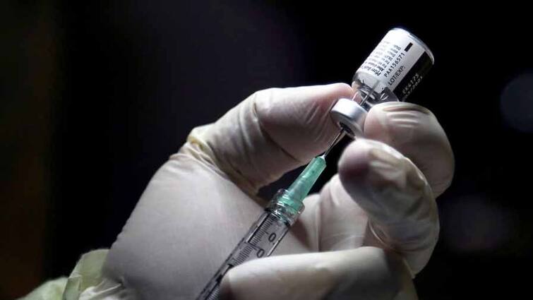 Gujarat tops list of highest number of vaccinations in a single day, 5.93 lakh more vaccines administered on Friday એક જ દિવસમાં સૌથી વધુ વેક્સિનેશનમાં ગુજરાત ટોપ પર, શુક્રવારે 5.93 લાખી વધારે રસીના ડોઝ અપાયા