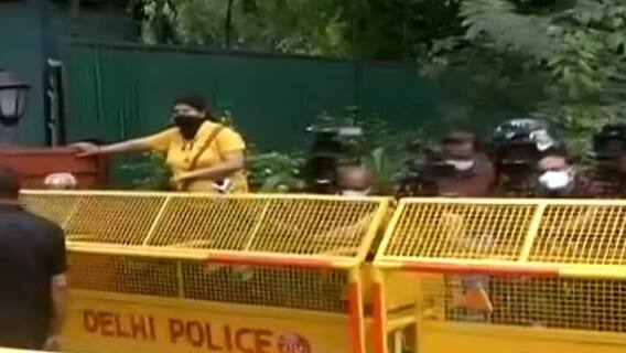 Mamata Banerjee नितीन गडकरींच्या नवी दिल्लीतल्या निवासस्थानी, दिल्लीत राजकीय गाठीभेटींचा सिलसिला