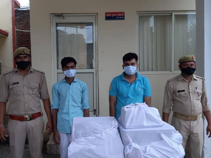 Police arrested two accused for making forged Aadhar card in Noida Uttar Pradesh नोएडा: आधार कार्ड बनाने वाले दो आरोपी गिरफ्तार, विधायकों के फर्जी लेटरहेड का करते थे इस्तेमाल