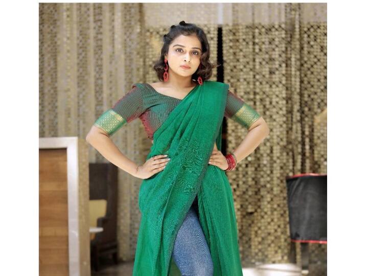 கனவுகள் அனைத்தும் உன் போல் இல்லை புதியதாய் இருக்குது எனக்கும்