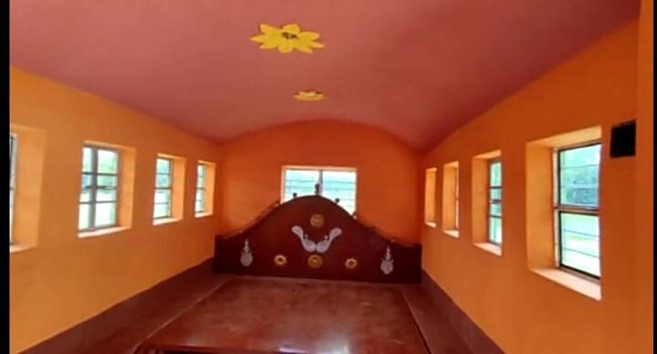 আবার, সাইকেলের সওয়ারিও খুব কমই হতো৷ কারণ, বাড়িতে সাইকেল বলতেও সাকূল্যে সেই একটাই ৷