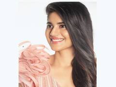 Actress Megha Akash pics | வெண்பனியே முன்பனியே என் தோளில் சாய்ந்திட வா - மேகா ஆகாஷ்!