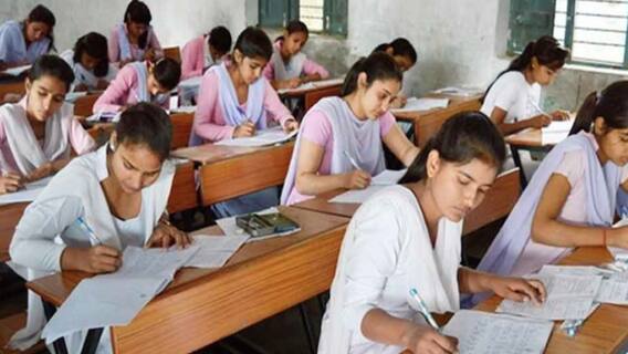 Madhyamik: মাধ্যমিকে ১০০ শতাংশ পাসের জের, একাদশে আসন সংখ্যা বেড়ে ৪০০