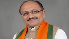 अयोध्या पहुंचे खादी और ग्रामोद्योग मंत्री सिद्धार्थ नाथ सिंह, हनुमानगढ़ी और राम जन्म भूमि में किया दर्शन और पूजन