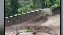 इटली में आई भयानक बाढ़, चारों ओर तबाही का मंजर | वायरल एक्सप्रेस