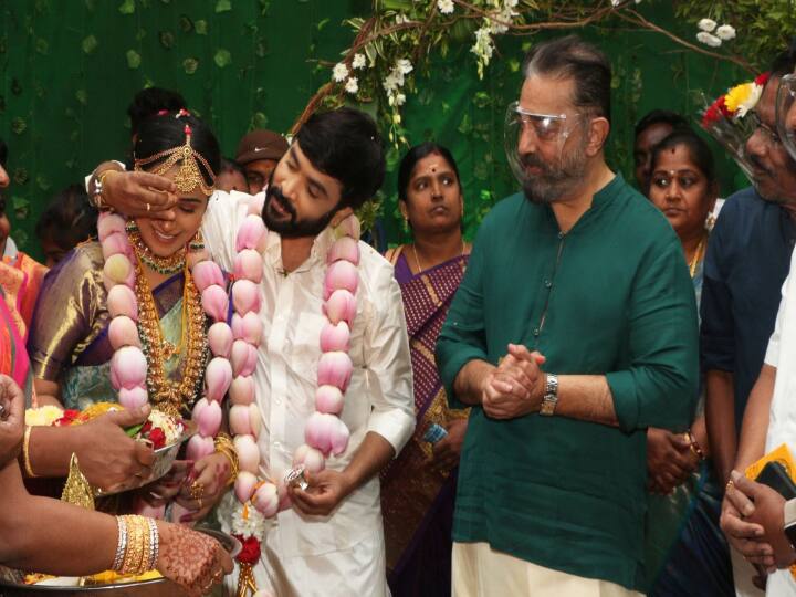 ஜூன் 29-ஆம் தேதி மக்கள் நீதி மய்ய கட்சியின் தலைவர் கமல்ஹாசன் முன்னிலையில் இந்த திருமணம் பெற்றது