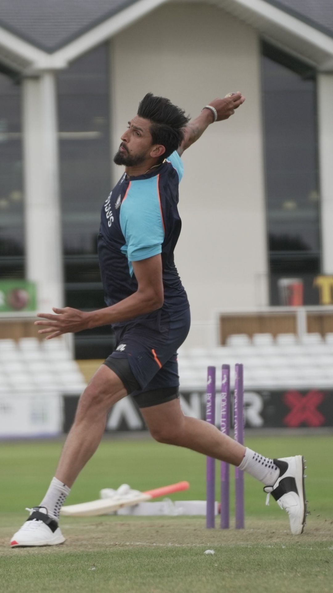 পেসই সেরা অস্ত্র